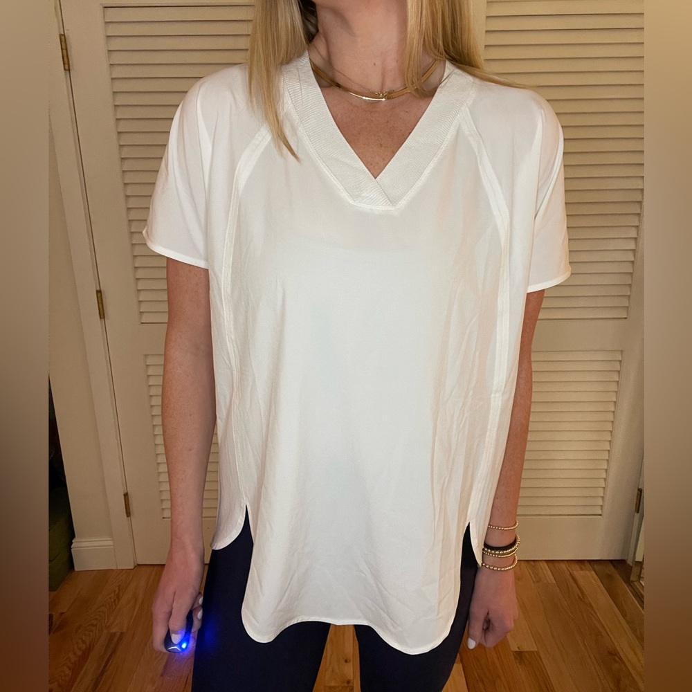 Athleta V neck T-shirt